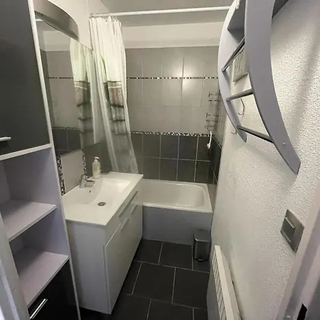 Avec Kitchenette Equipee Et Tv - Fr-1-593-8 Apartment